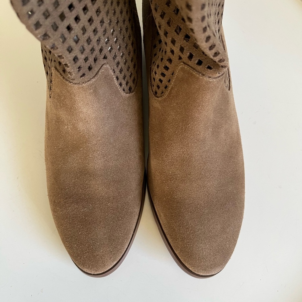 NEW Michael Kors Graham Perforated Shaft Ankle Boot - Picture 9 of 10